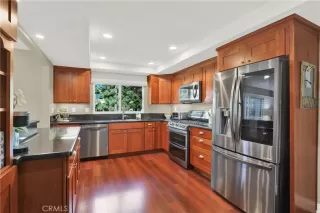 Photo #6: OC24092969 Listing 