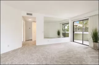 Photo #4: OC24093404 Listing