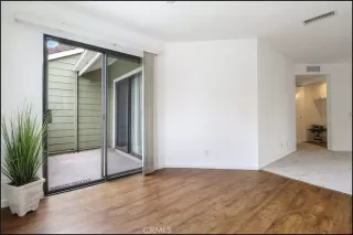 Photo #5: OC24093404 Listing