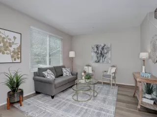 Photo #4: OC24093499 Listing 