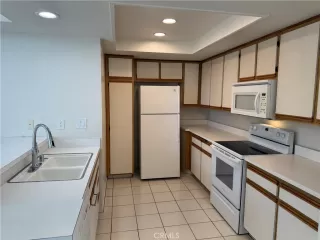 Photo #4: OC24093583 Listing 