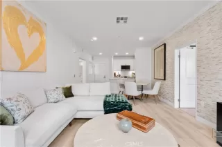 Photo #4: OC24094921 Listing 