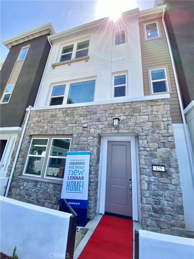 MLS: OC24094968 Condo For Sale