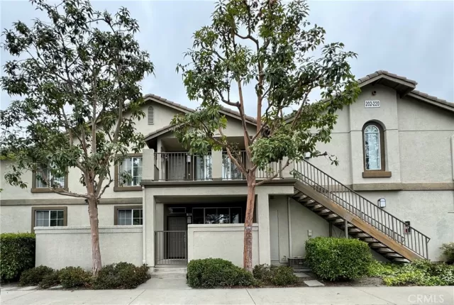 MLS: OC24095197 Condo For Sale