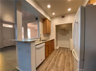 Photo #4: OC24095197 Listing 