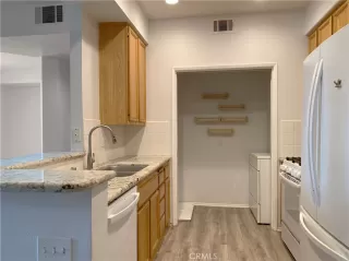 Photo #5: OC24095197 Listing 