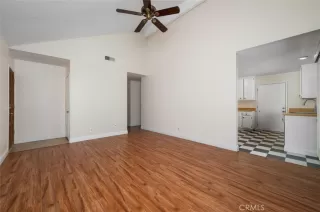 Photo #5: OC24095201 Listing 