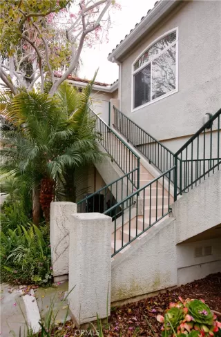 Photo #4: OC24095310 Listing