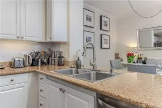 Photo #6: OC24095995 Listing 