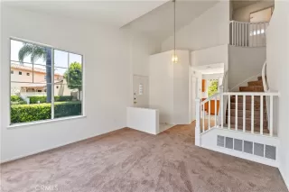 Photo #4: OC24096085 Listing 