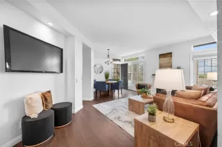 Photo #1: OC24096286 Listing