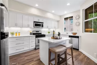 Photo #6: OC24096336 Listing