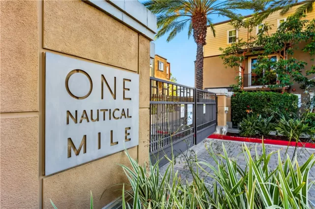 MLS: OC24097353 Condo For Sale