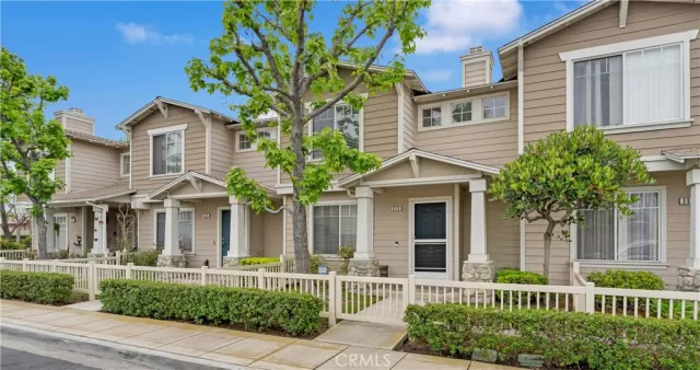 MLS: OC24097595 Condo For Sale