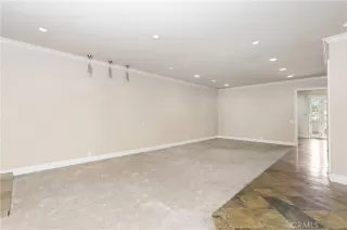 Photo #3: OC24098103 Listing 