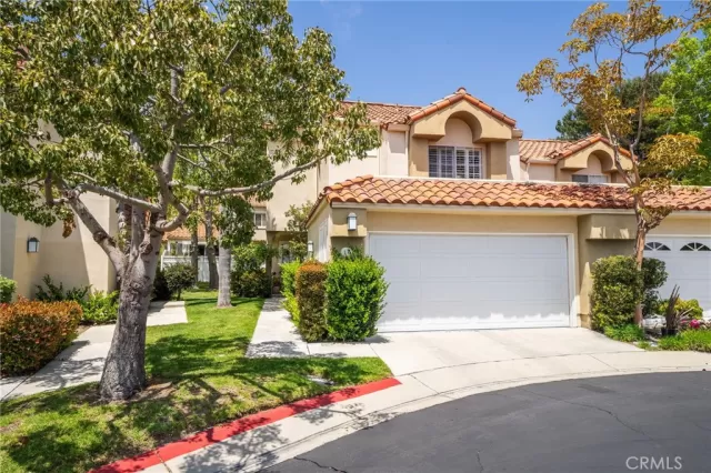 MLS: OC24098131 Condo For Sale