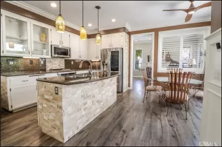 Photo #2: OC24098205 Listing 