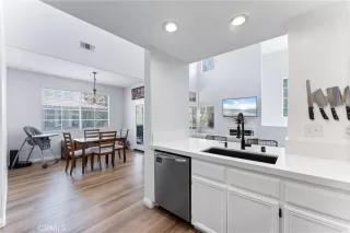 Photo #1: OC24098385 Listing 