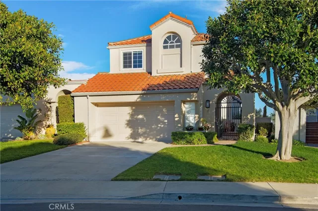 MLS: OC24098623 Condo For Sale