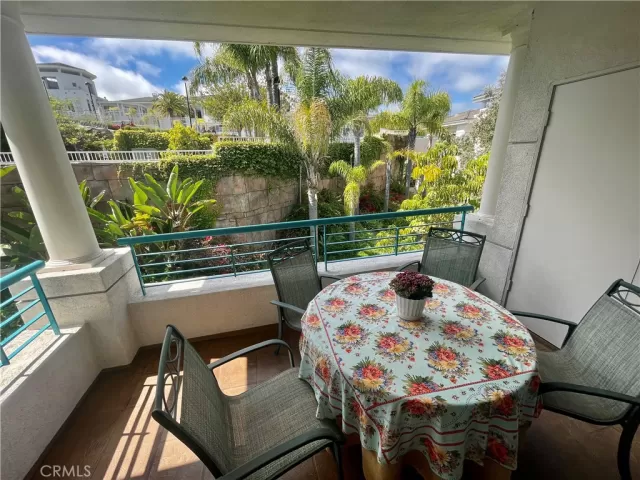 MLS: OC24098744 Condo For Sale