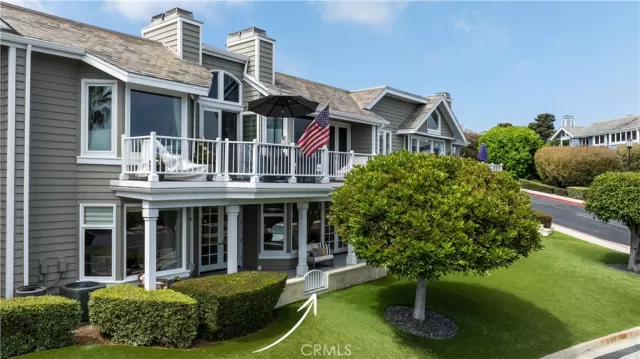 MLS: OC24098917 Condo For Sale