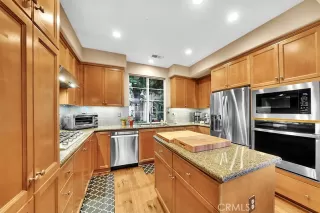 Photo #5: OC24099205 Listing 