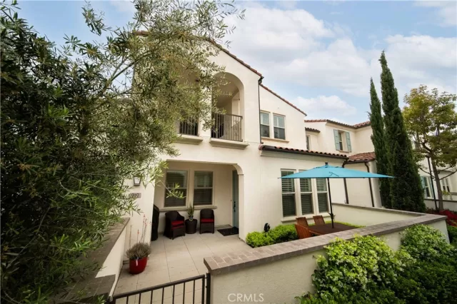 MLS: OC24099339 Condo For Sale