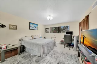 Photo #3: OC24099350 Listing