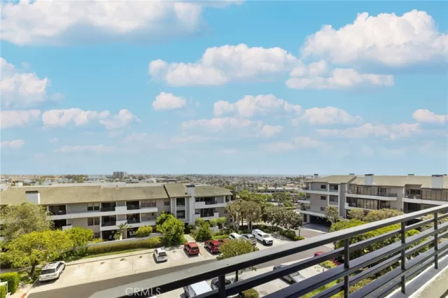 MLS: OC24099393 Condo For Sale