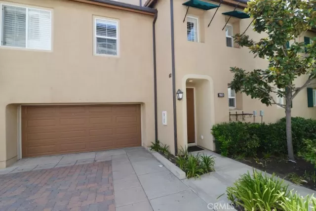 MLS: OC24101403 Condo For Sale