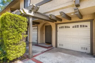 Photo #2: OC24101498 Listing