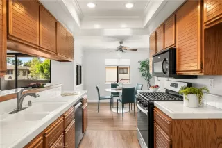 Photo #5: OC24101498 Listing