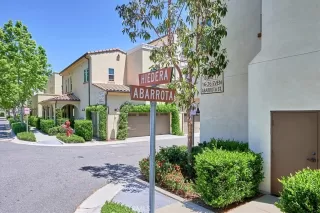 Photo #4: OC24101737 Listing 