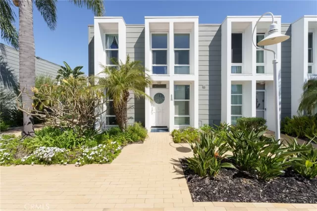 MLS: OC24101863 Condo For Sale