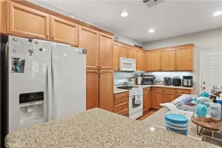 Photo #4: OC24102252 Listing 