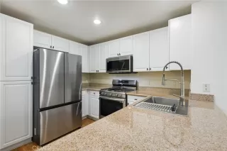 Photo #5: OC24102471 Listing 