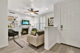 Photo #6: OC24102533 Listing