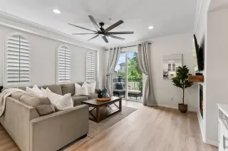 Photo #3: OC24102803 Listing 