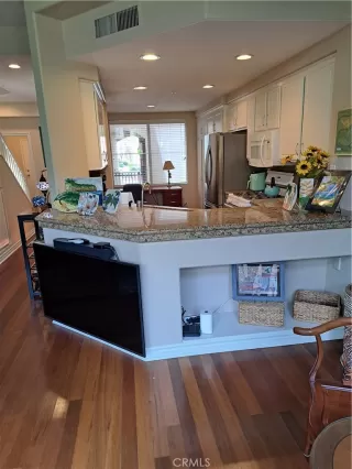 Photo #2: OC24102944 Listing