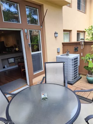 Photo #6: OC24102944 Listing