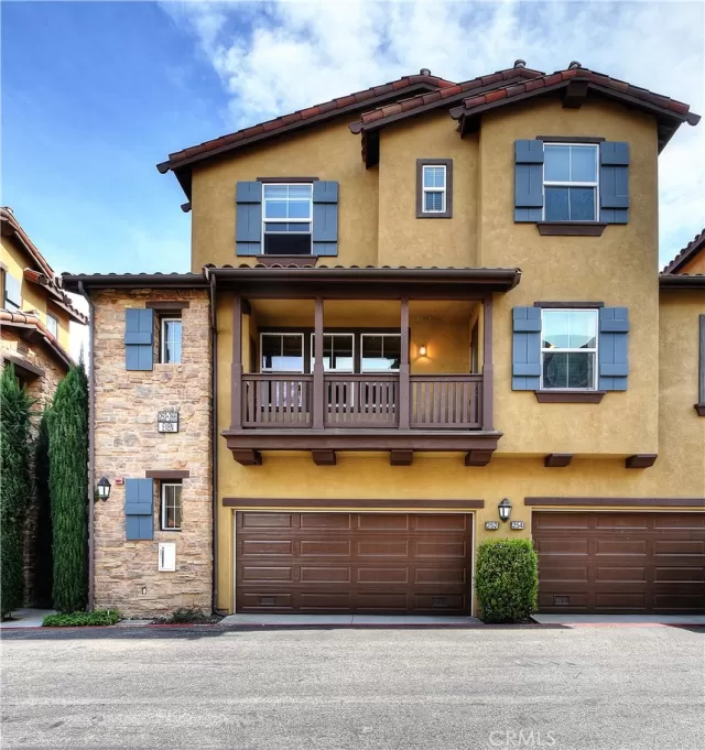 MLS: OC24102962 Condo For Sale