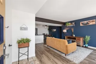 Photo #3: OC24103380 Listing 