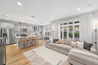 Photo #3: OC24103387 Listing