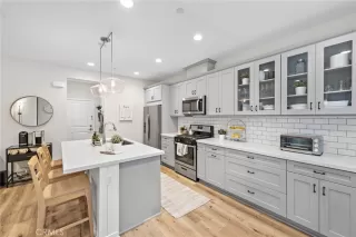 Photo #6: OC24103387 Listing