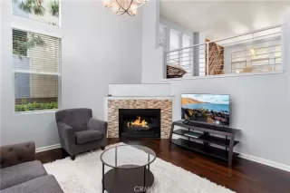 Photo #2: OC24103636 Listing