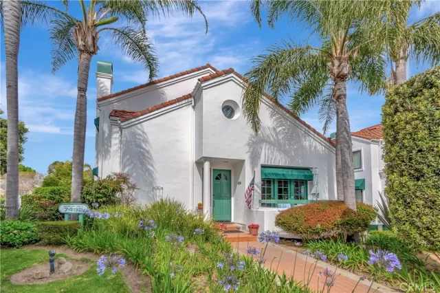 MLS: OC24103794 Condo For Sale