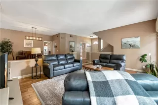 Photo #4: OC24103794 Listing