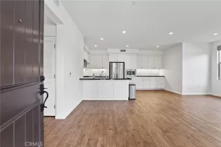 Photo #5: OC24104070 Listing 