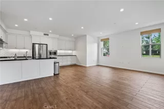 Photo #6: OC24104070 Listing 