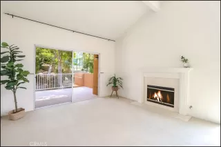 Photo #3: OC24104273 Listing 